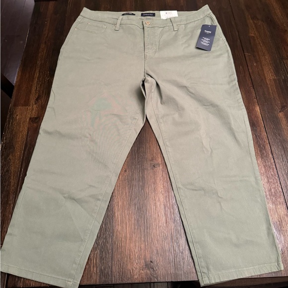 Charter Club Cool Olive Tummy Slimming Capri - Picture 2 of 8